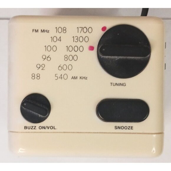 Vintage Tozai AM/FM Clock Radio Cube Model ATC-35 Alarm Snooze Tested - Picture 3 of 4